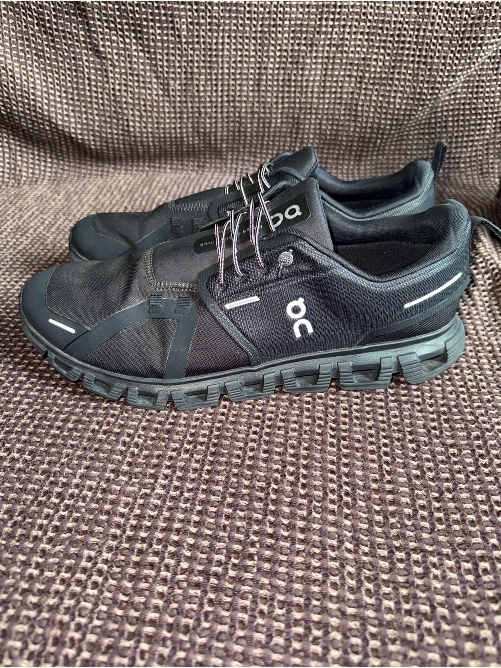 On Cloud 6 Triple Black Running Shoes